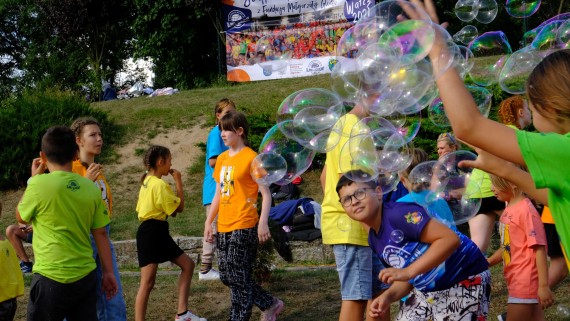 Blisko 150 dzieci rozpoczyna wakacyjny turnus z Glinka Academy